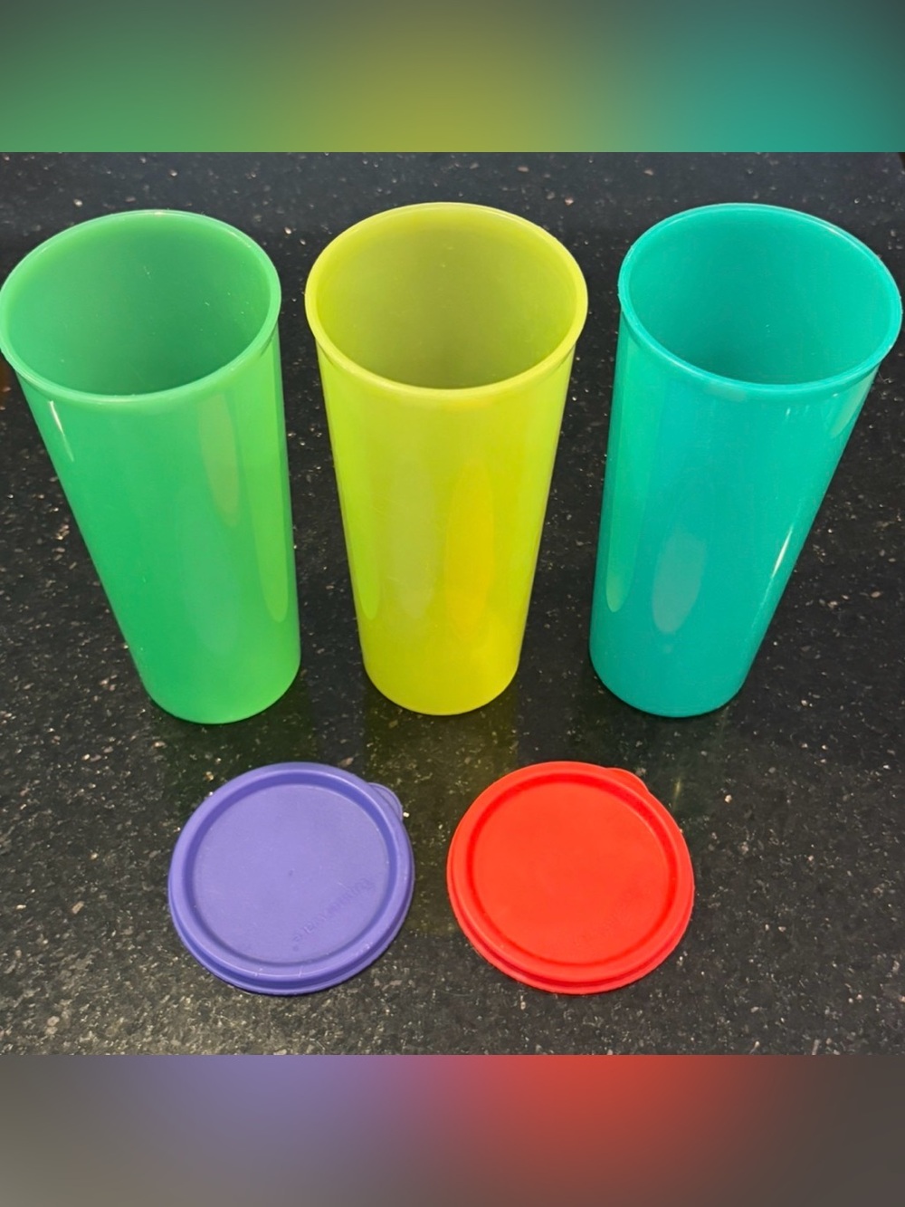 Vintage Lot of 3 Tupperware 16 oz Bright Colors #5107L Tumblers & 2 Lids #4922A